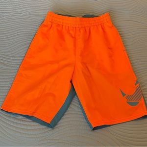 NIKE Boys Swim Trunks Size L